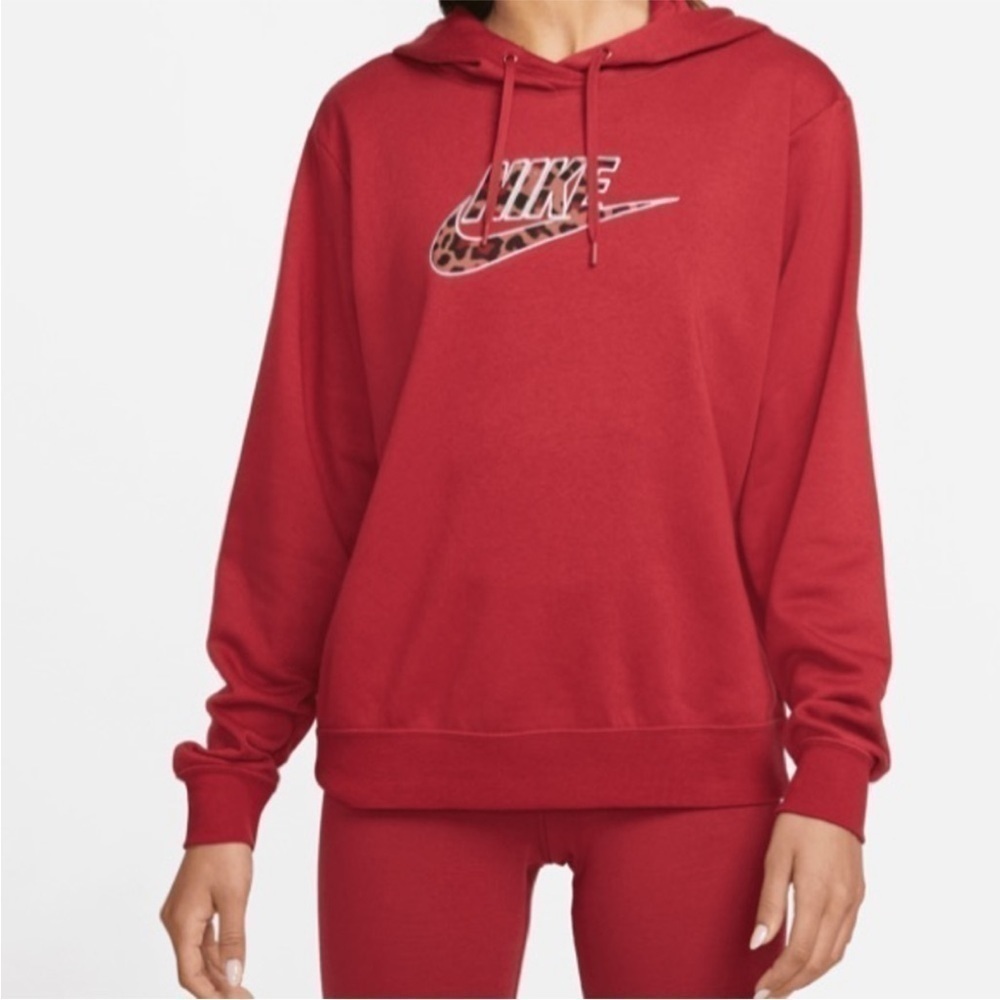 Nike‎ Animal Print Logo pullover sweatshirt.
Woman’s small